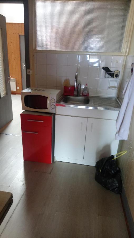 Hebergement Pour 2 Personnes,1 Chambres, Salon, Salle A Manger, Grand Garage Possibilite D'Un Lit 1 Personne Supplementaire Pour 15 Euros Sancoins Exteriör bild